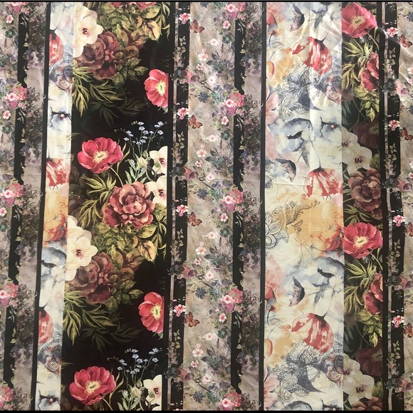 New Floral Fancy Scarf - Picture 5 of 7